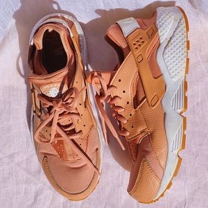 Nike Huarache Rose Gold 